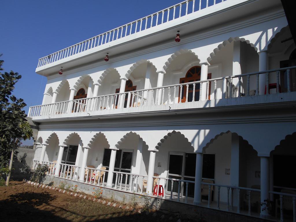 Hotel Isabel Palace Khajurāho Exterior foto